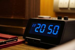Apakah Jam Digital Menggunakan Baterai